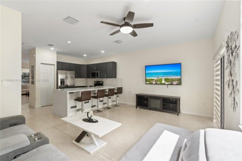 Touwnhouse à vendre à Hialeah, Floride: 3 chambres, 143.07 m2 № 1878722 - photo 17