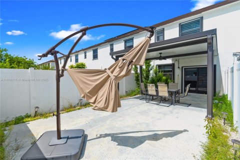 Touwnhouse à vendre à Hialeah, Floride: 3 chambres, 143.07 m2 № 1878722 - photo 23