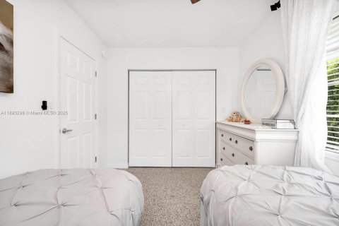 Снять в аренду виллу или дом в Уэст-Палм-Бич, Флорида 2 спальни, 72.46м2, № 1945259 - фото 23