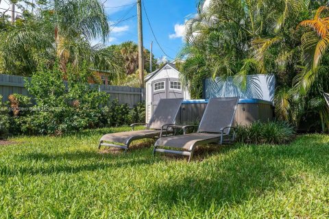 Снять в аренду виллу или дом в Уэст-Палм-Бич, Флорида 2 спальни, 72.46м2, № 1945259 - фото 18