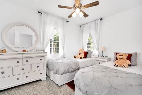 Снять в аренду виллу или дом в Уэст-Палм-Бич, Флорида 2 спальни, 72.46м2, № 1945259 - фото 7