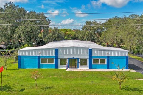 Commercial property in Apopka, Florida 528.43 sq.m. № 2368844 - photo 9