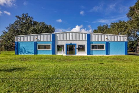 Commercial property in Apopka, Florida 528.43 sq.m. № 2368844
