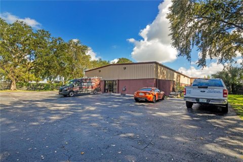 Commercial property in Apopka, Florida 528.43 sq.m. № 2368844 - photo 18