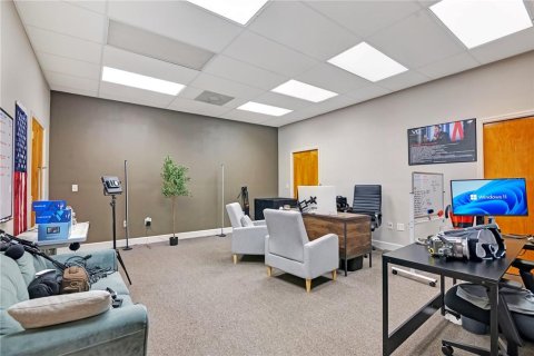 Commercial property in Apopka, Florida 528.43 sq.m. № 2368844 - photo 17