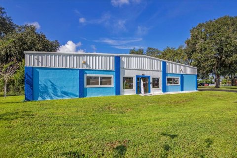 Commercial property in Apopka, Florida 528.43 sq.m. № 2368844 - photo 2