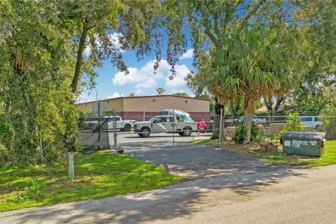 Commercial property in Apopka, Florida 528.43 sq.m. № 2368844 - photo 21