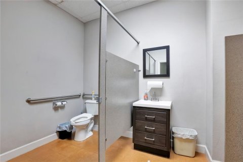 Commercial property in Apopka, Florida 528.43 sq.m. № 2368844 - photo 16
