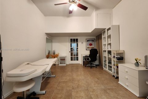 Touwnhouse à louer à Aventura, Floride: 3 chambres, 165.37 m2 № 1993318 - photo 12