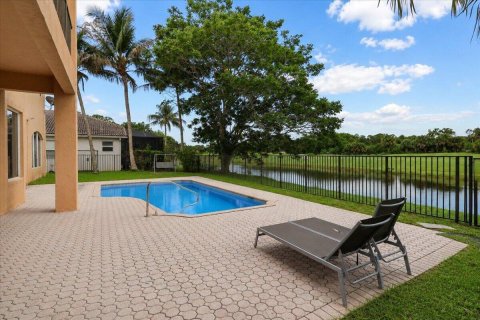 Villa ou maison à louer à Royal Palm Beach, Floride: 5 chambres, 396.41 m2 № 2251161 - photo 6