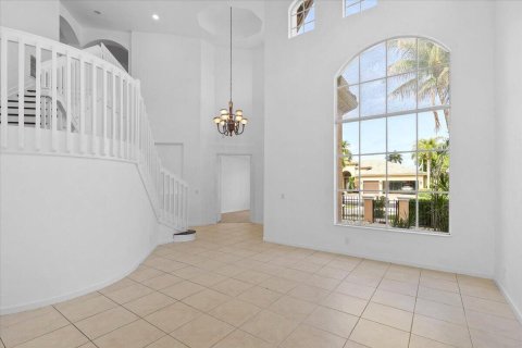 Villa ou maison à louer à Royal Palm Beach, Floride: 5 chambres, 396.41 m2 № 2251161 - photo 12