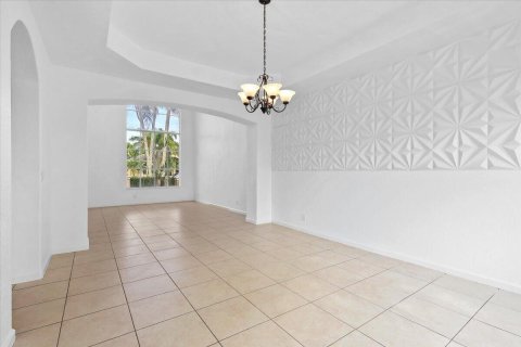 Villa ou maison à louer à Royal Palm Beach, Floride: 5 chambres, 396.41 m2 № 2251161 - photo 15