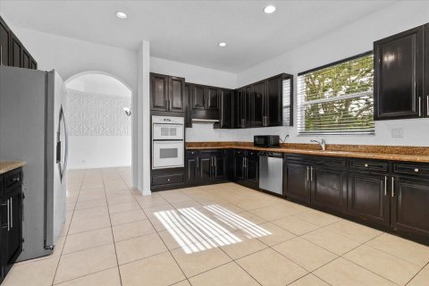 Villa ou maison à louer à Royal Palm Beach, Floride: 5 chambres, 396.41 m2 № 2251161 - photo 19
