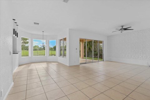 Villa ou maison à louer à Royal Palm Beach, Floride: 5 chambres, 396.41 m2 № 2251161 - photo 22