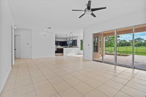Villa ou maison à louer à Royal Palm Beach, Floride: 5 chambres, 396.41 m2 № 2251161 - photo 23
