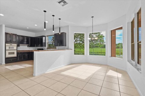 Villa ou maison à louer à Royal Palm Beach, Floride: 5 chambres, 396.41 m2 № 2251161 - photo 21