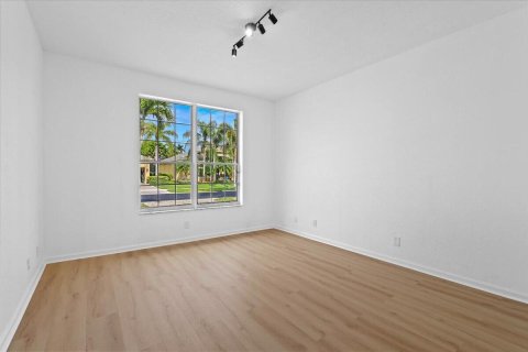 Villa ou maison à louer à Royal Palm Beach, Floride: 5 chambres, 396.41 m2 № 2251161 - photo 26