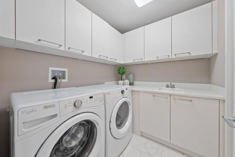 Купить кондоминиум в Норт-Палм-Бич, Флорида 5 комнат, 227.15м2, № 2082686 - фото 25