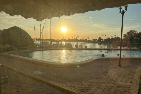 Copropriété à vendre à Treasure Island, Floride: 2 chambres, 97.55 m2 № 2093801 - photo 18