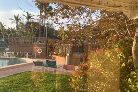 Copropriété à vendre à Treasure Island, Floride: 2 chambres, 97.55 m2 № 2093801 - photo 19