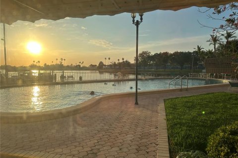 Copropriété à vendre à Treasure Island, Floride: 2 chambres, 97.55 m2 № 2093801 - photo 17