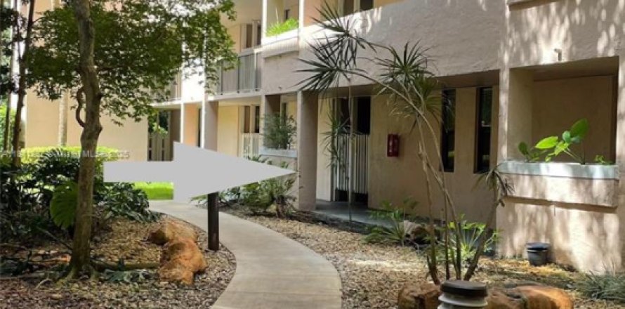 Condominio en Plantation, Florida, 2 dormitorios № 1941586