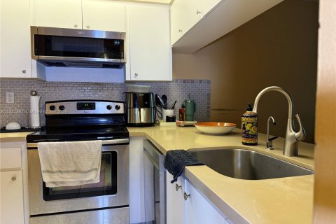 Condominio en venta en Plantation, Florida, 2 dormitorios, 77.48 m2 № 1941586 - foto 5