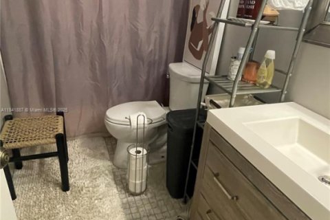 Condominio en venta en Plantation, Florida, 2 dormitorios, 77.48 m2 № 1941586 - foto 20