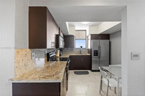 Купить кондоминиум в Авентура, Флорида 2 спальни, 124.4м2, № 2047724 - фото 21