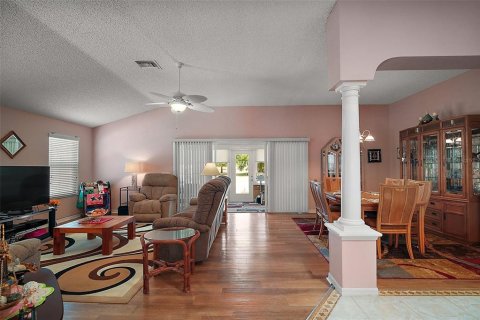 Casa en venta en The Villages, Florida, 3 dormitorios, 178.09 m2 № 1636694 - foto 8