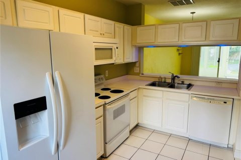 Townhouse in Wesley Chapel, Florida 2 bedrooms, 110 sq.m. № 1819036 - photo 4