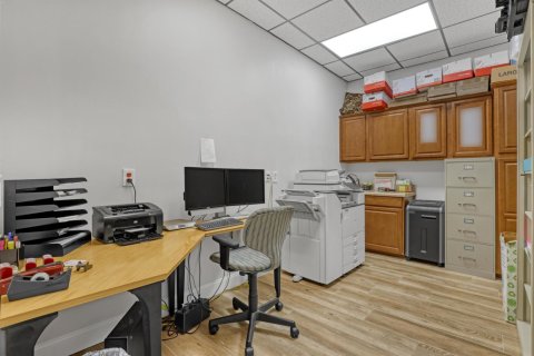 Propiedad comercial en venta en West Palm Beach, Florida № 2340921 - foto 16