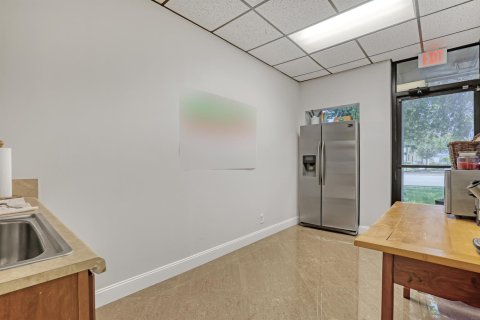 Propiedad comercial en venta en West Palm Beach, Florida № 2340921 - foto 14