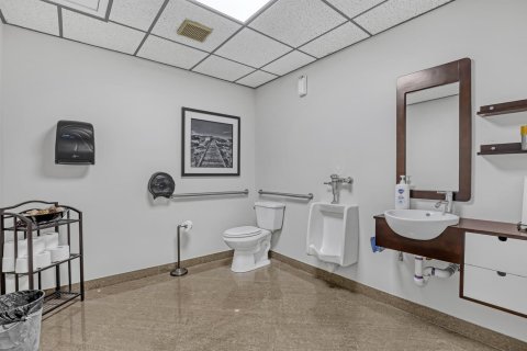 Propiedad comercial en venta en West Palm Beach, Florida № 2340921 - foto 26