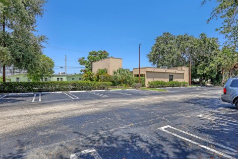 Propiedad comercial en venta en West Palm Beach, Florida № 2340921 - foto 5