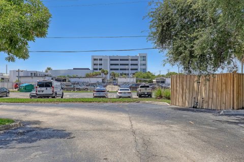 Propiedad comercial en venta en West Palm Beach, Florida № 2340921 - foto 3