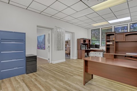 Propiedad comercial en venta en West Palm Beach, Florida № 2340921 - foto 10