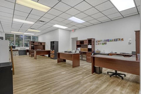 Propiedad comercial en venta en West Palm Beach, Florida № 2340921 - foto 29