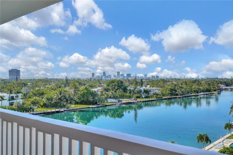 Condo in Bay Harbor Islands, Florida, 3 bedrooms  № 1825595 - photo 24