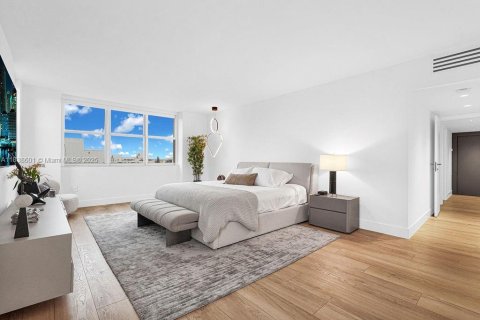 Condo in Bay Harbor Islands, Florida, 3 bedrooms  № 1825595 - photo 12