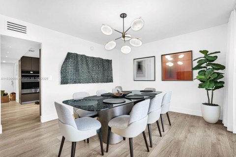 Condo in Bay Harbor Islands, Florida, 3 bedrooms  № 1825595 - photo 4