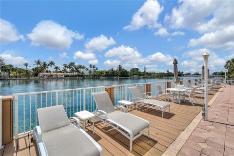 Condo in Bay Harbor Islands, Florida, 3 bedrooms  № 1825595 - photo 28