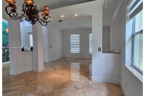 Casa en venta en Weston, Florida, 5 dormitorios, 294.59 m2 № 1970878 - foto 7