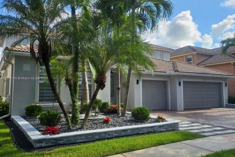 Casa en venta en Weston, Florida, 5 dormitorios, 294.59 m2 № 1970878 - foto 2