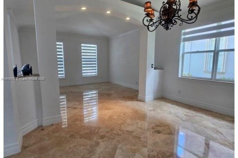 Casa en venta en Weston, Florida, 5 dormitorios, 294.59 m2 № 1970878 - foto 6