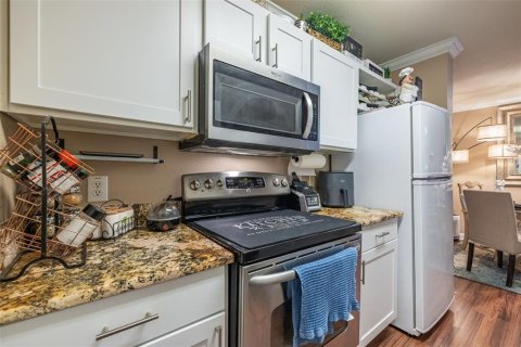 Condo in Tampa, Florida, 2 bedrooms  № 1785128 - photo 13
