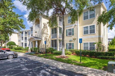 Condo in Tampa, Florida, 2 bedrooms  № 1785128 - photo 1