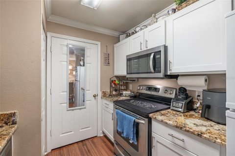 Condo in Tampa, Florida, 2 bedrooms  № 1785128 - photo 11