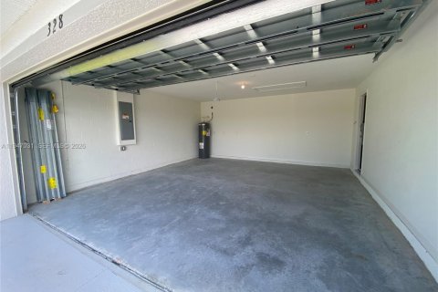 Casa en alquiler en Cape Coral, Florida, 4 dormitorios, 167.78 m2 № 2003120 - foto 6