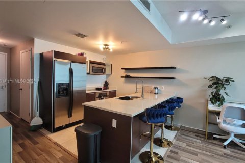 Copropriété à louer à Miami, Floride: 1 chambre, 77.85 m2 № 1926948 - photo 1